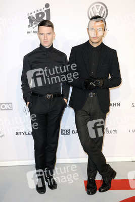 Adam Anderson, Theo Hutchcraft (Hurts)