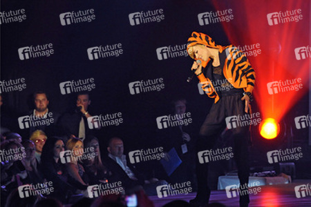 Alina Süggeler (Frida Gold)