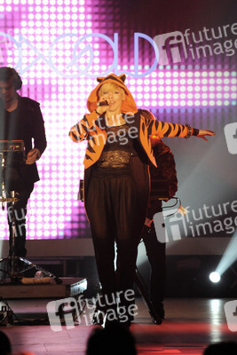 Alina Süggeler (Frida Gold)