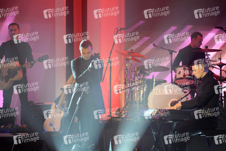 Theo Hutchcraft, Adam Anderson (Hurts)