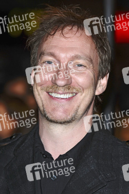 David Thewlis