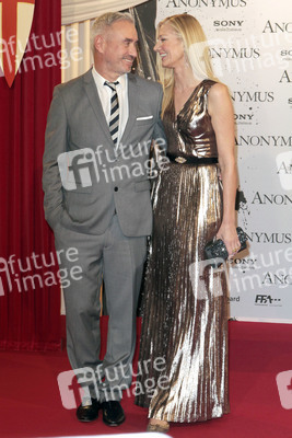 Roland Emmerich, Joely Richardson