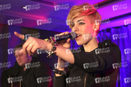 Alina Süggeler (Frida Gld)