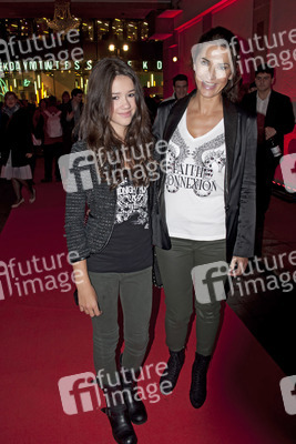 Mariella Ahrens und Tochter