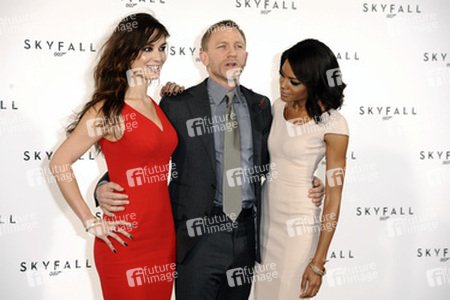 Bérénice Marlohe, Daniel Craig, Naomie Harris