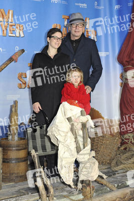 Leander Haußmann mit Annika Kuhl und Tochter Kunikunde