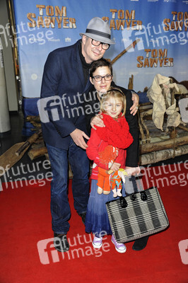 Leander Haußmann mit Annika Kuhl und Tochter Kunikunde