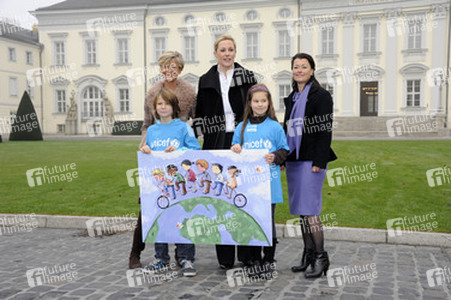Ann Kathrin Linsenhoff, Bettina Wulff, Alexandra Meindl-Müller