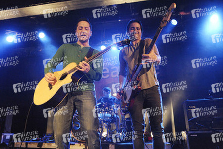 Alejandro Manzano, Daniel Manzano (Boyce Avenue)