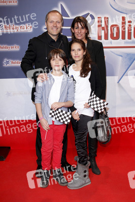 Joja Wendt mit Ehefrau Birte, Tochter Elisa und Sohn Julius