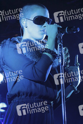 Alina Süggeler (Frida Gold)