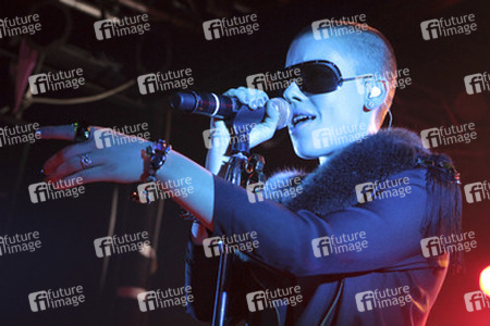 Alina Süggeler (Frida Gold)