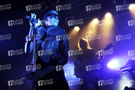 Alina Süggeler, Andi Weizel (Frida Gold)