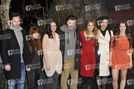 Florian Bartolomäi, Josefine Preuß, Maria Ehrich, Jannis Niewöhner, Laura Berlin, Justine Hirschfeld, Oxana Salzmann