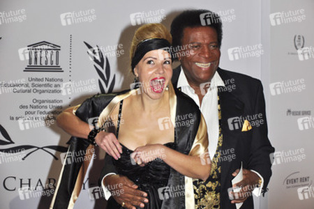 Roberto Blanco mit Gattin Luzandra Strassburg