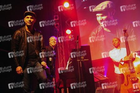 Roger Cicero mit Martin Tingvall, Omar Rodriguez Calvo (Tingvall Trio)