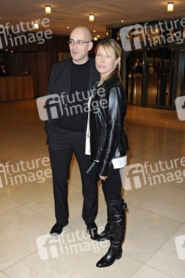 Torsten Neumann, Deborah Kara Unger