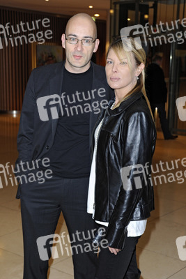 Torsten Neumann, Deborah Kara Unger