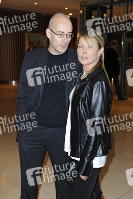 Torsten Neumann, Deborah Kara Unger