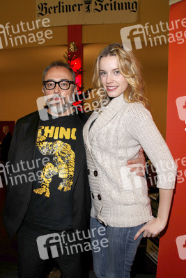 Alex de la Iglesia, Carolina Bang