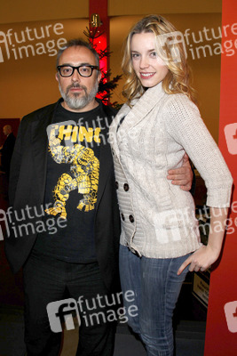 Alex de la Iglesia, Carolina Bang