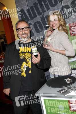 Alex de la Iglesia, Carolina Bang