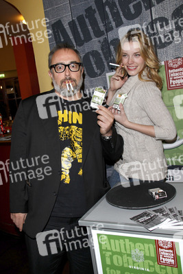 Alex de la Iglesia, Carolina Bang