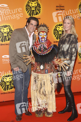 Carsten Spengemann mit Freundin Kirsten Roschlaub, Fuhti Mhlongo