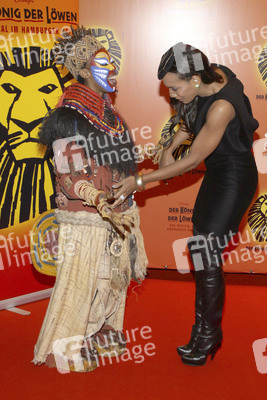 Fuhti Mhlongo, Barbara Becker