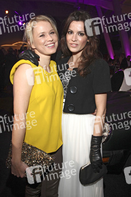 Nova Meierhenrich, Natalia Avelon