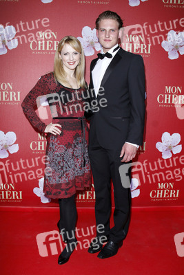 Natalie Alison mit Begleitung