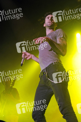 Mickey Madden, Adam Levine (Maroon 5)