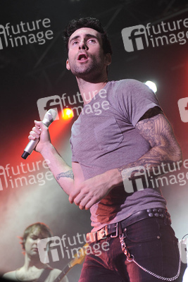 Mickey Madden, Adam Levine (Maroon 5)