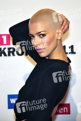 Alina Süggeler (Frida Gold)