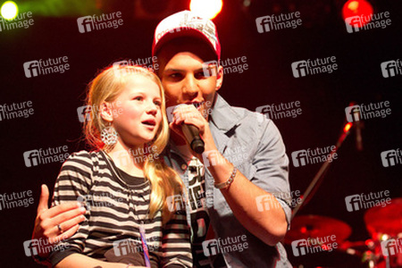 Pietro Lombardi mit Sina aus dem Publikum