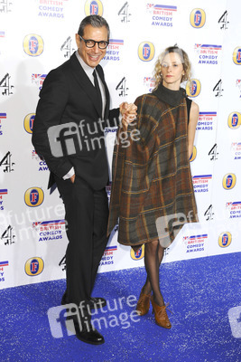 Jeff Goldblum mit Begleitung