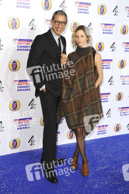 Jeff Goldblum mit Begleitung