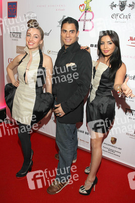 Gabriela Gottschalk, Silva Gonzales, Diba Hakimi (Hot Banditoz)