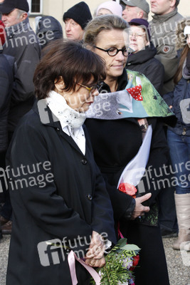 Simone Rethel, Wiesje Herold