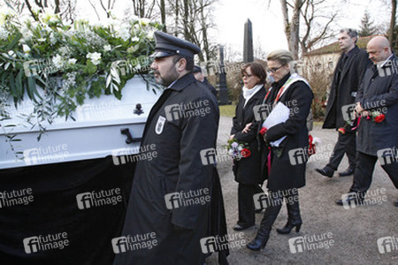 Simone Rethel, Wiesje Herold