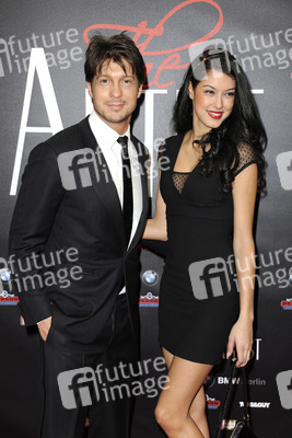 Sebastian Deyle, Rebecca Mir