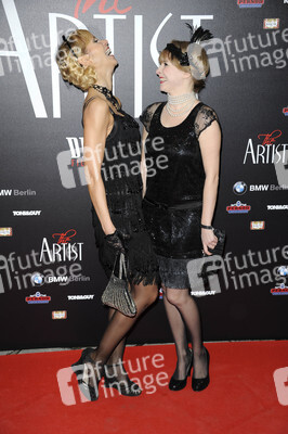 Nina-Friederike Gnädig, Jasmin Schwiers