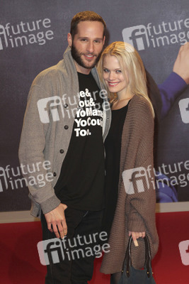 Lee Rychter mit Freundin Leonie Jung