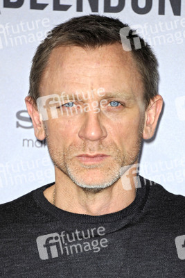 Daniel Craig