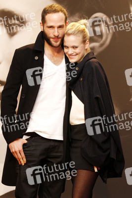 Lee Rychter mit Freundin Leonie Jung