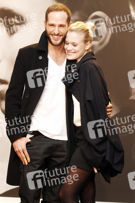 Lee Rychter mit Freundin Leonie Jung