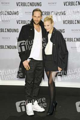 Lee Rychter mit Freundin Leonie Jung