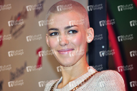 Alina Süggeler (Frida Gold)