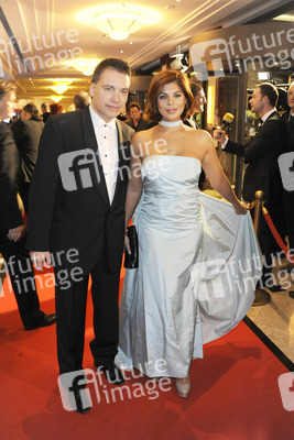 David Rienau, Indira Weis