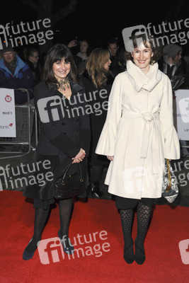 Maria Djurkovic mit Begleitung